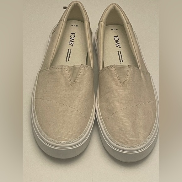 TOM‘S PARKER SLIP ON WOMEN’S BEIGE SNEAKERS CASUAL SHOES SIZE 7.5 - Picture 1 of 8